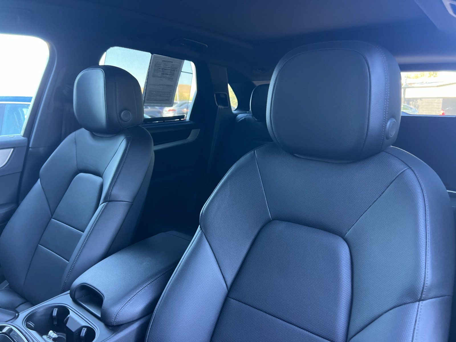 2026 Porsche Cayenne S — full photo 5 of 29