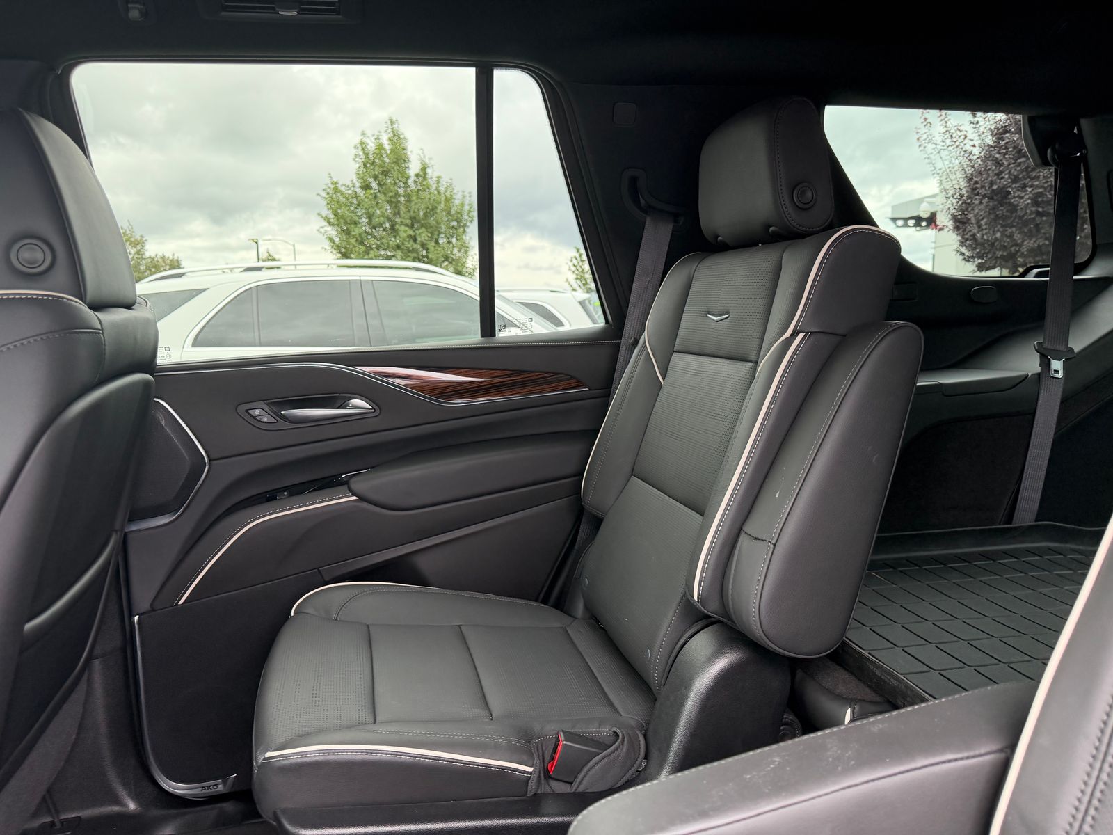 2024 Cadillac Escalade Premium Luxury — foto completa 4 de 7