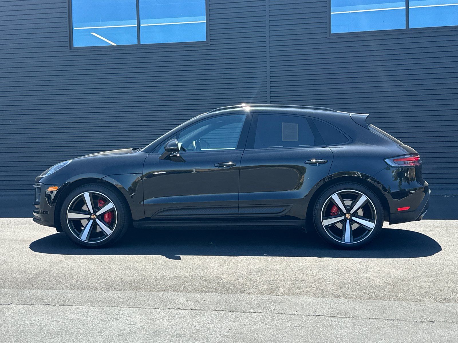 2024 Porsche Macan S — full photo 2 of 27