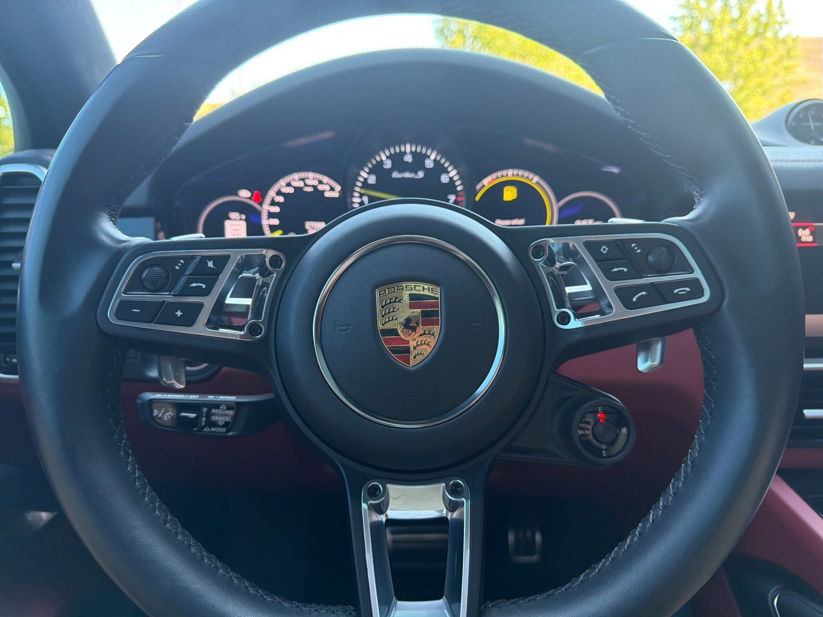 2023 Porsche Cayenne E-Hybrid Turbo S — full photo 25 of 30