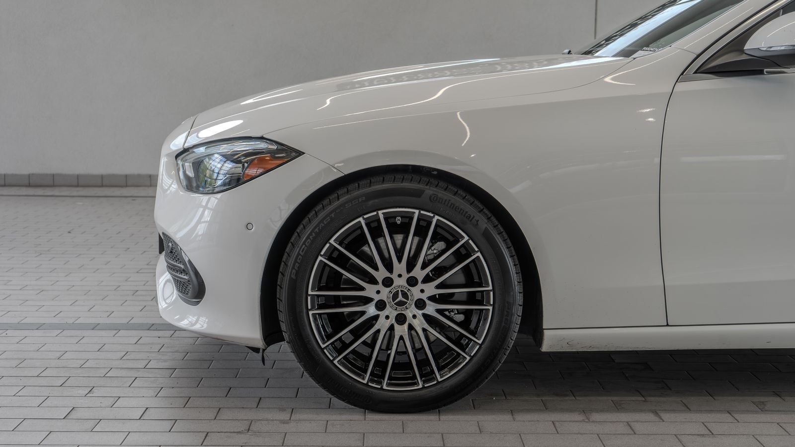 2025 Mercedes-Benz C-Class C 300 — full photo 4 of 35