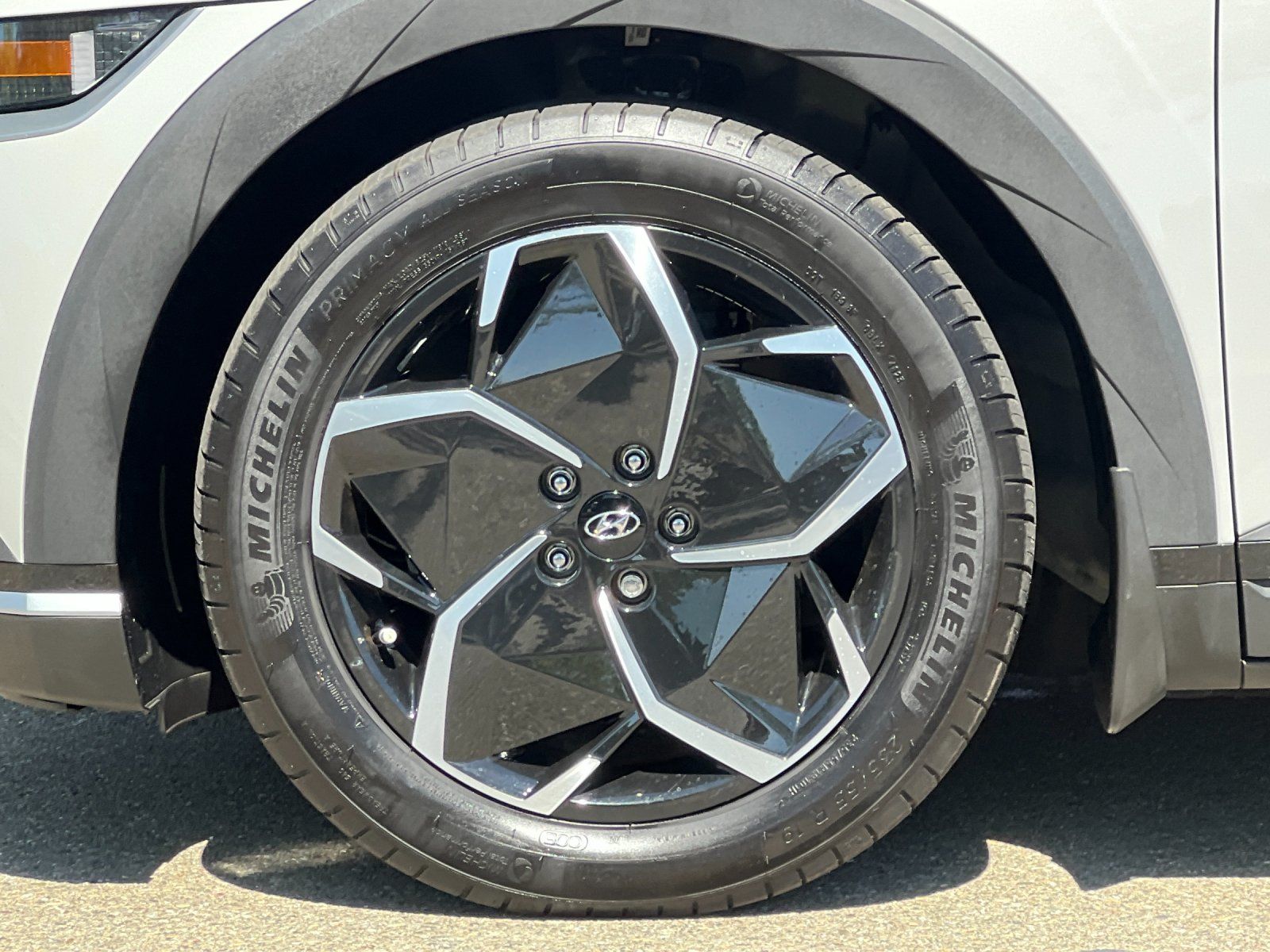 2024 Hyundai IONIQ 5 SE — full photo 26 of 29
