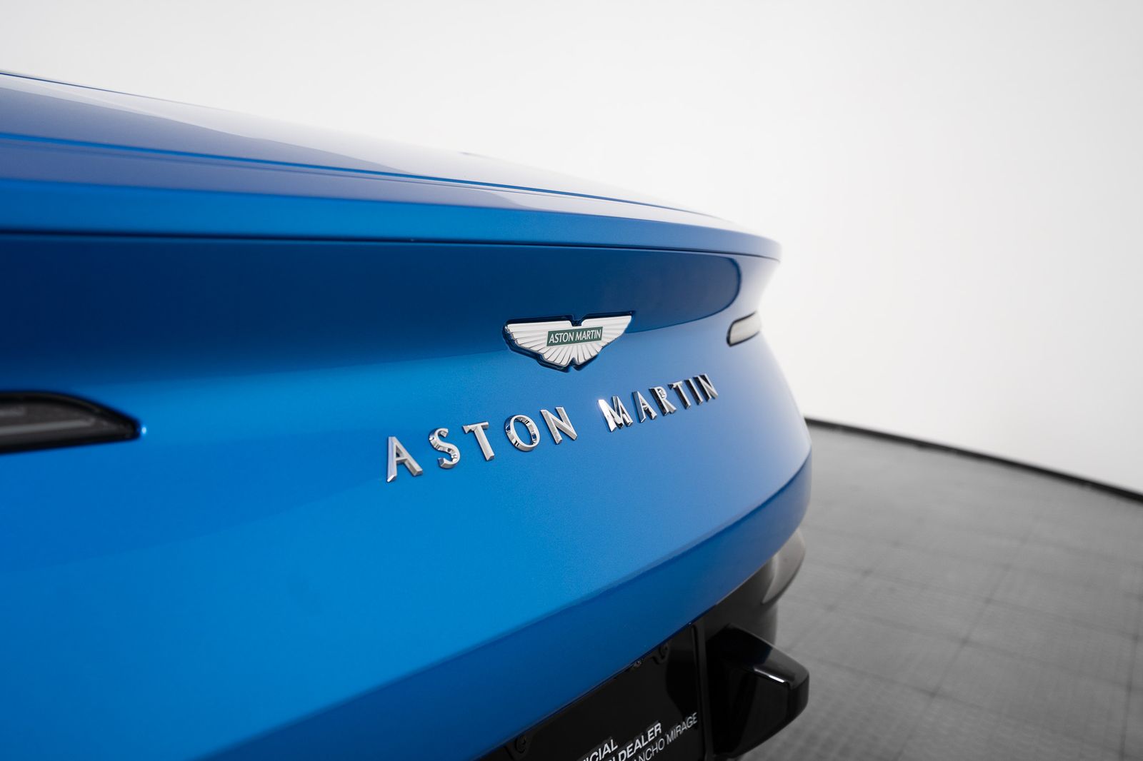 2024 Aston Martin DB12 Volante — foto completa 31 de 55