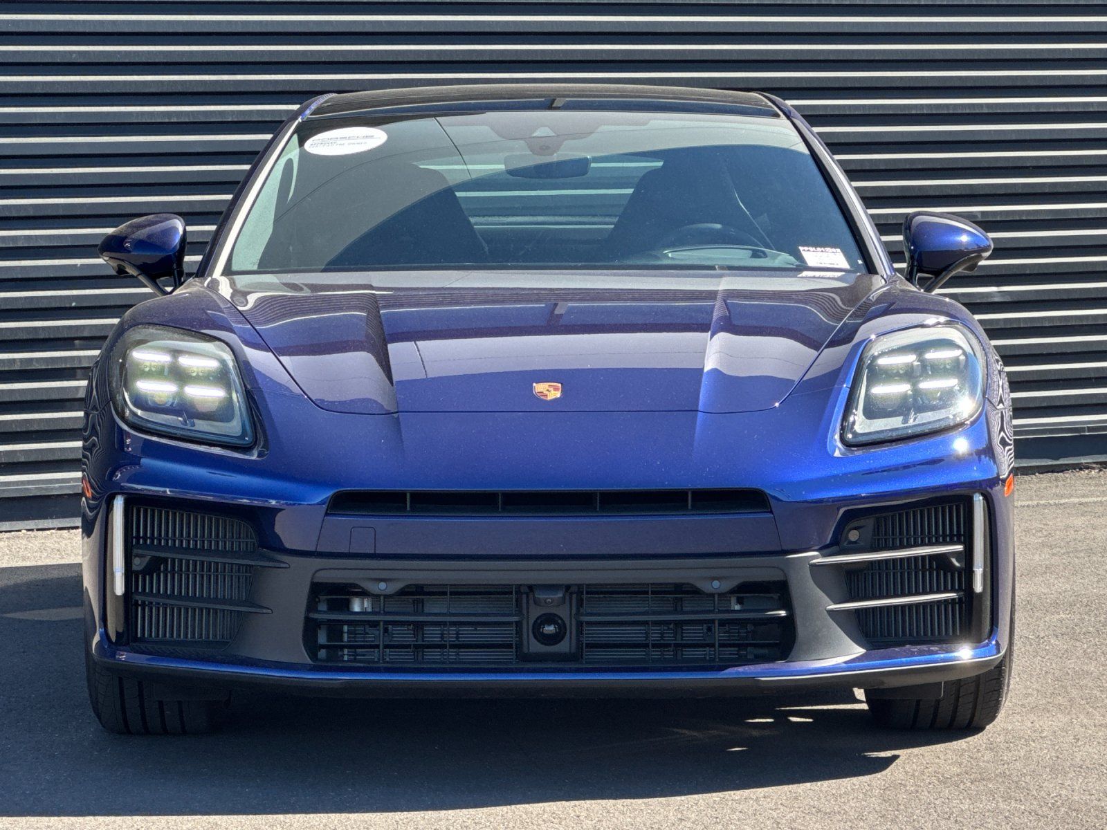 2025 Porsche Panamera 4 — foto completa 11 de 28