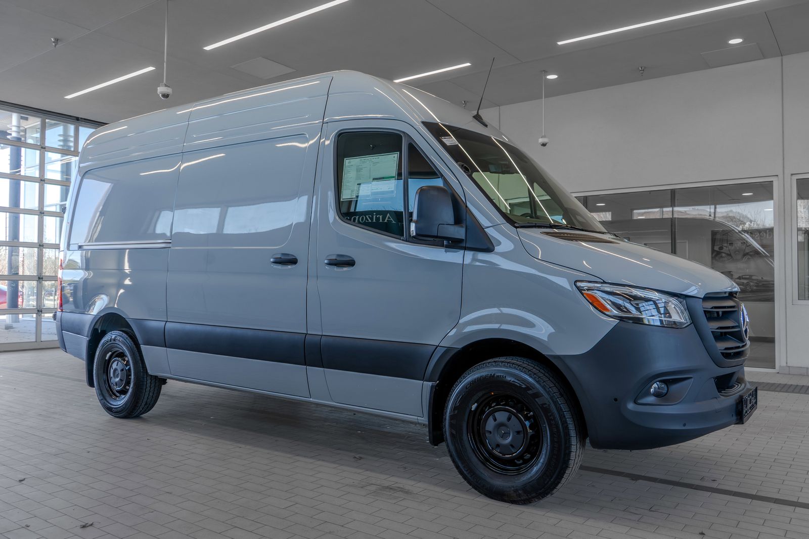 2025 Mercedes-Benz Sprinter 2500 Cargo 144 WB — foto completa 12 de 34