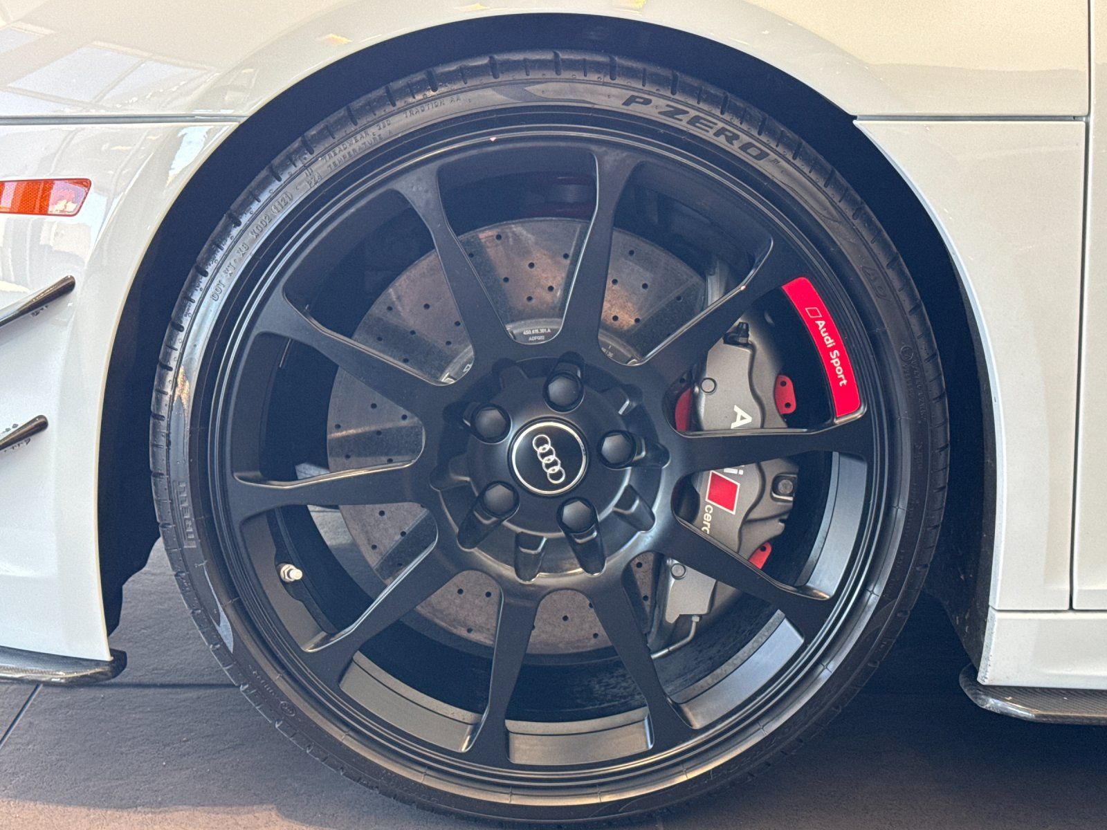 2018 Audi R8 5.2 Plus — full photo 19 of 29