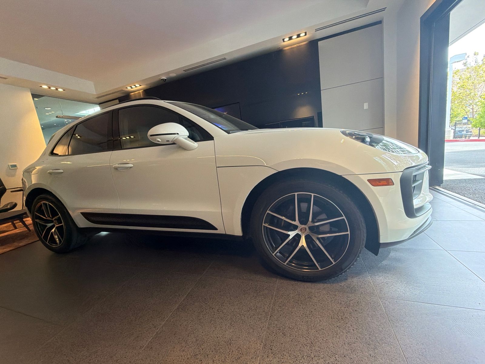 2024 Porsche Macan Base — foto completa 4 de 10