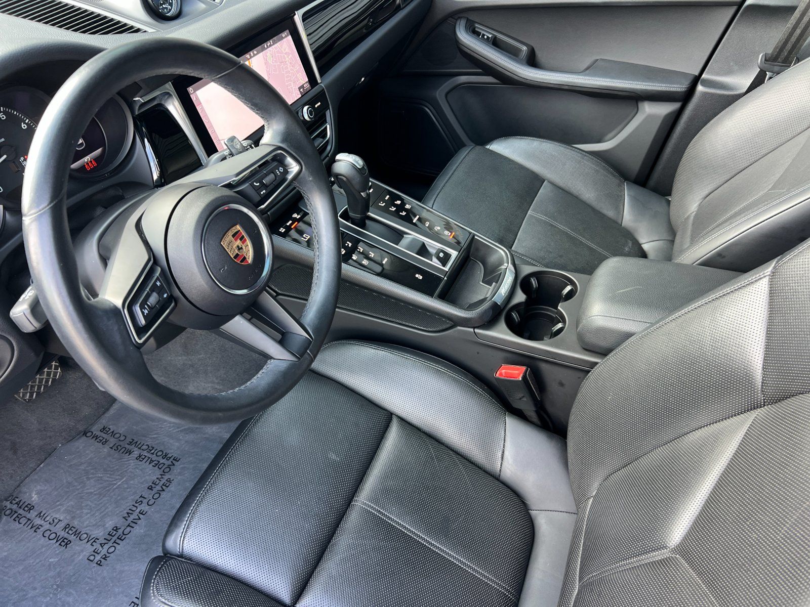 2025 Porsche Macan Base — full photo 4 of 28