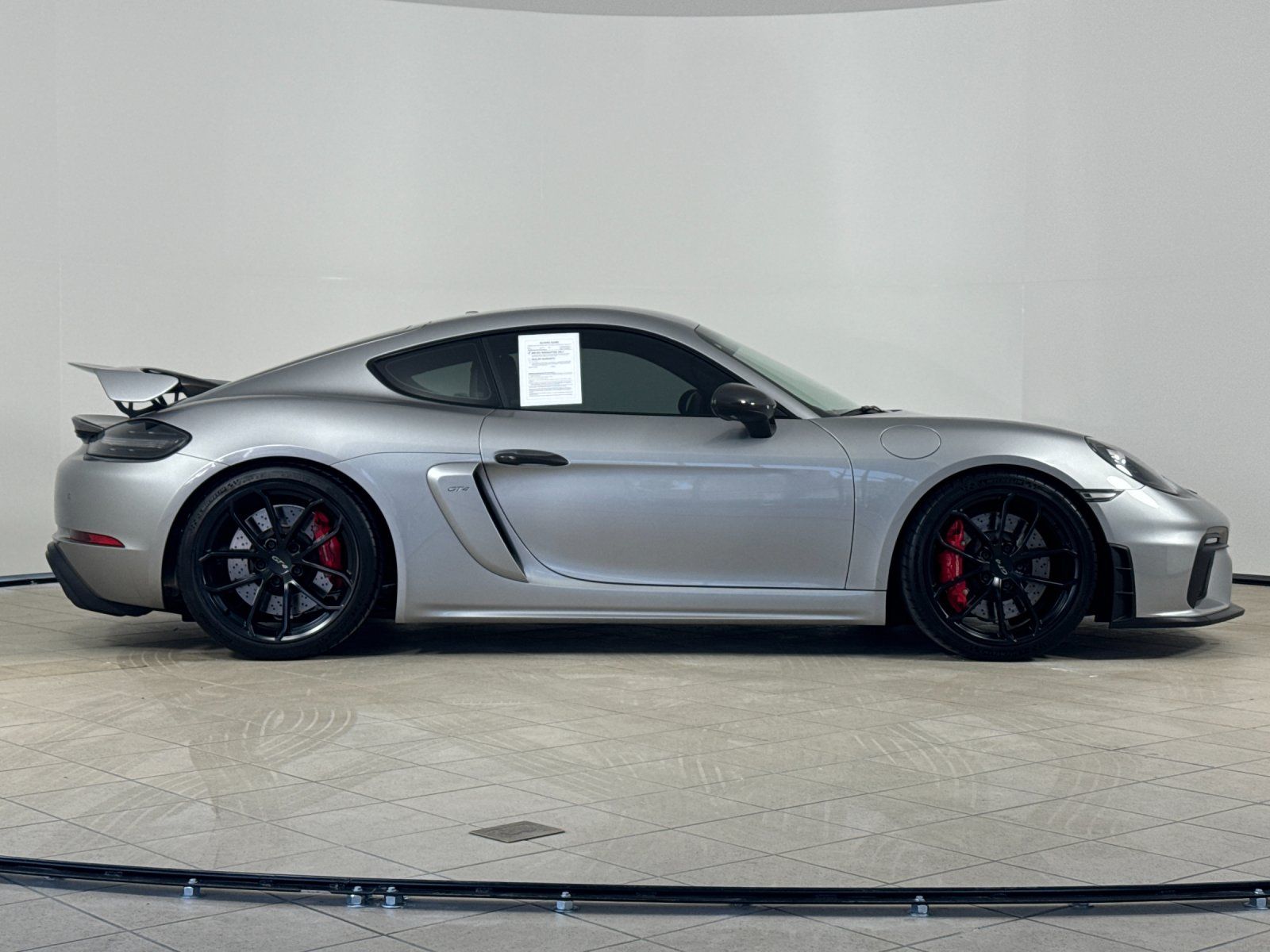 2021 Porsche 718 Cayman GT4 — full photo 9 of 26