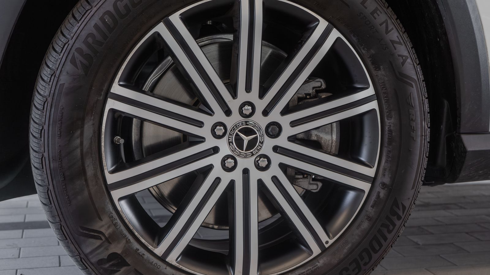 2025 Mercedes-Benz GLE GLE 450e — foto completa 32 de 34