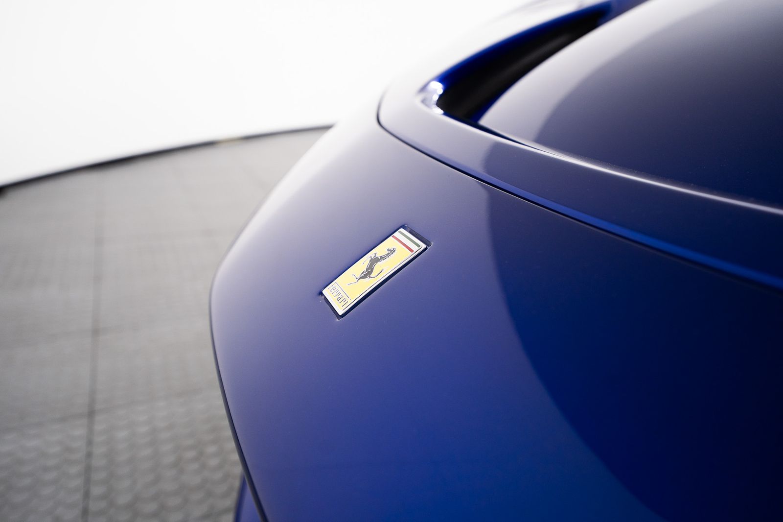 2025 Ferrari SF90 Spider — full photo 14 of 67