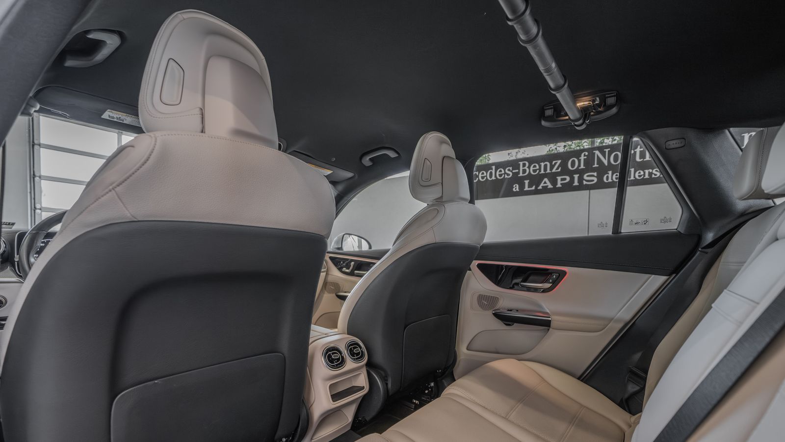 2024 Mercedes-Benz GLC GLC 300 — full photo 24 of 33