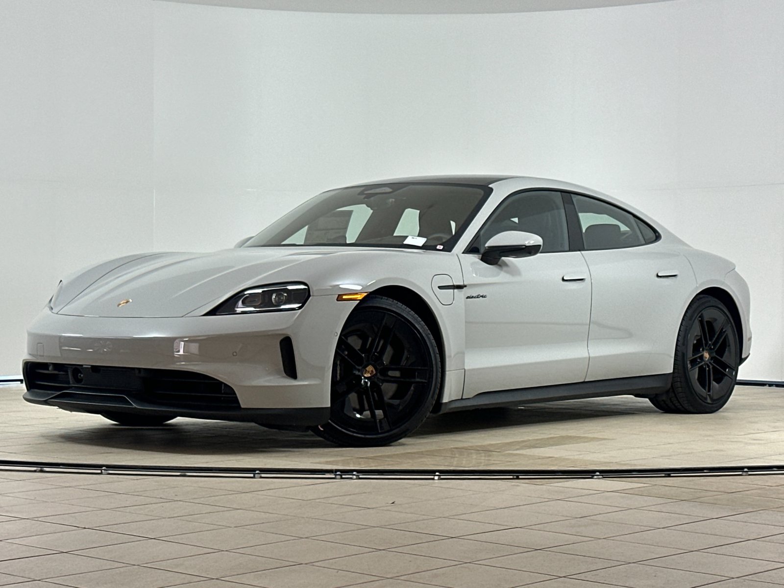 2026 Porsche Taycan Base — foto 1 de 28
