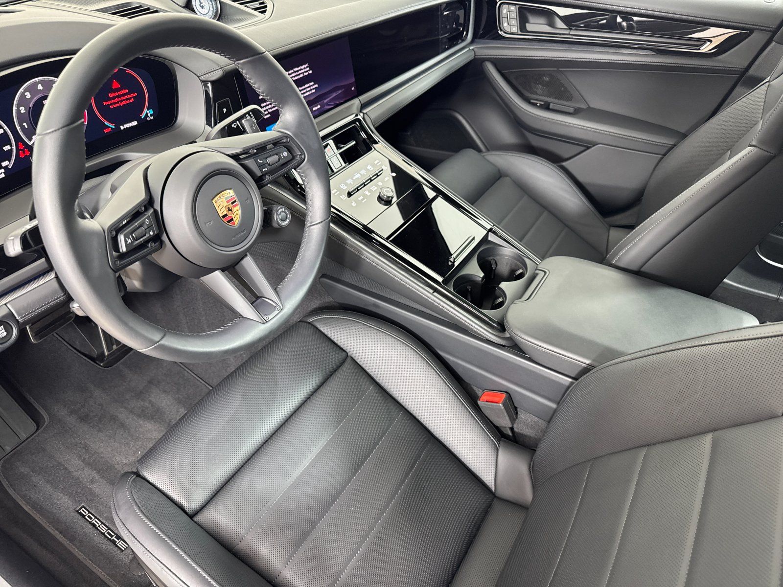 2026 Porsche Panamera E-Hybrid 4 — full photo 5 of 30