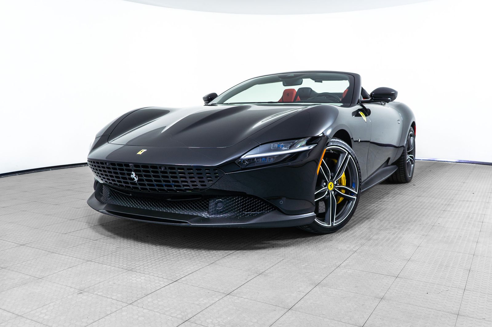 2025 Ferrari Roma Spider — full photo 1 of 41