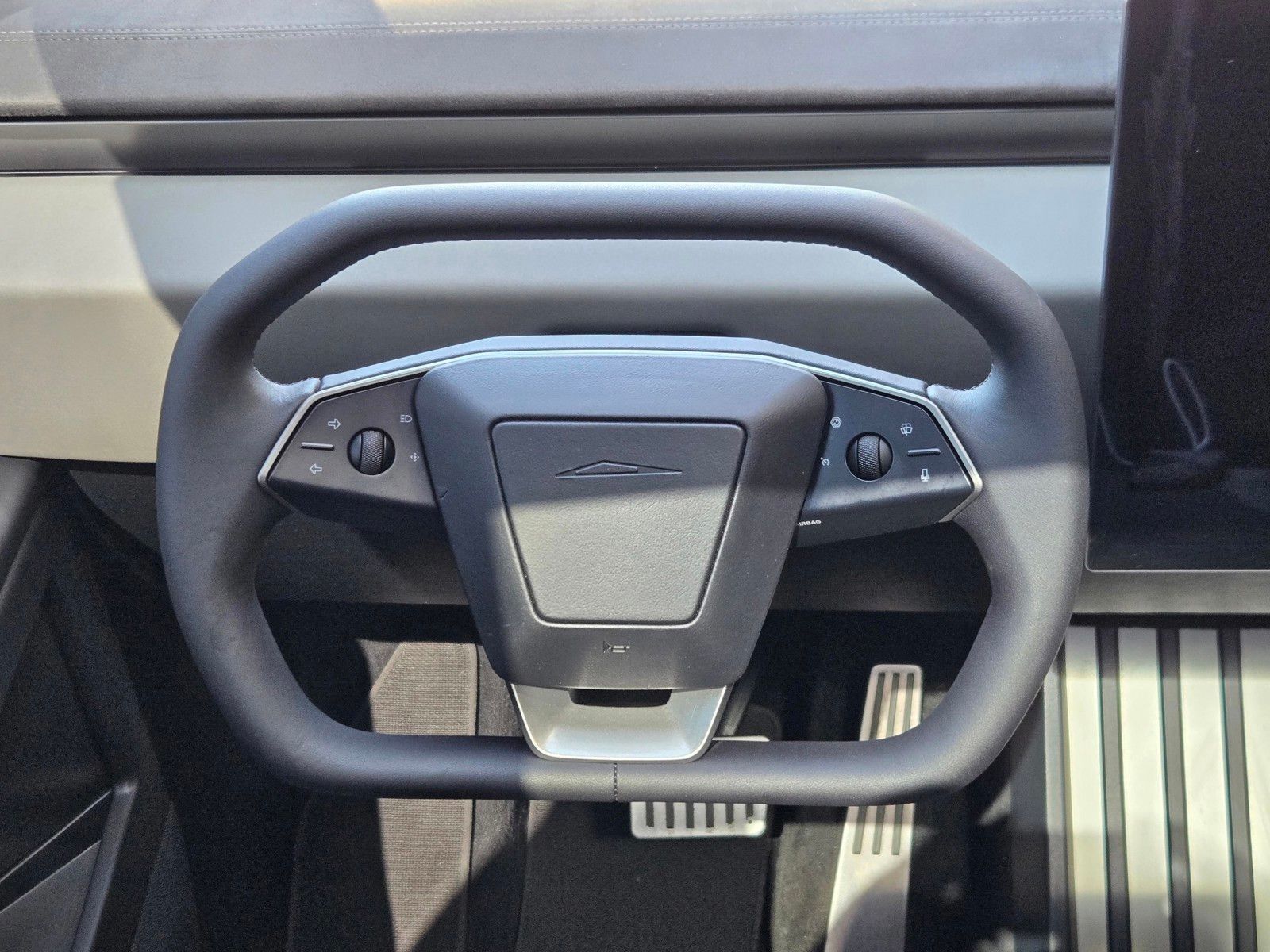 2024 Tesla Cybertruck Cyberbeast — foto completa 14 de 45