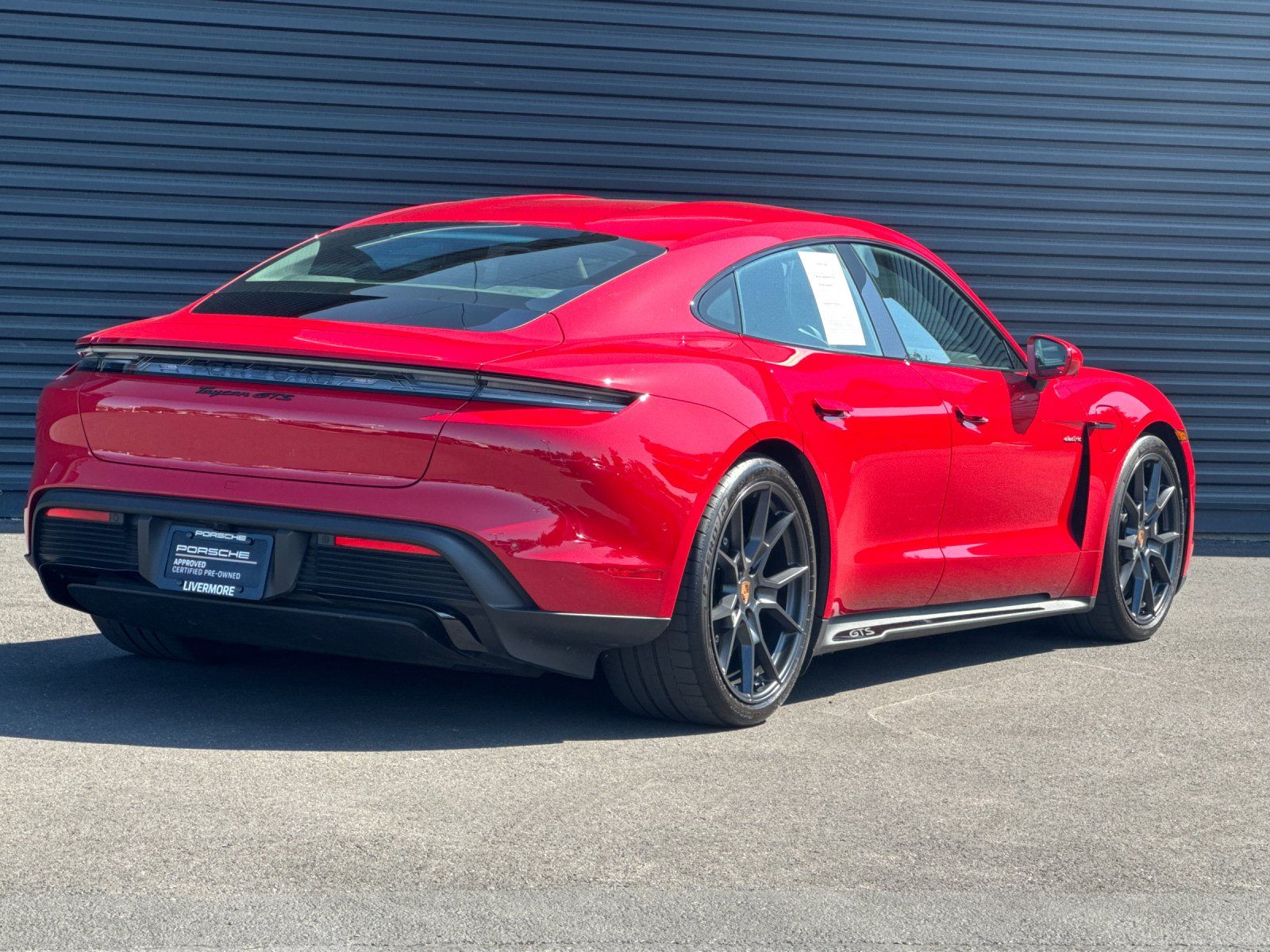 2025 Porsche Taycan GTS — full photo 8 of 28