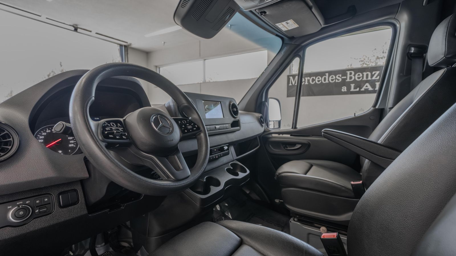 2023 Mercedes-Benz Sprinter 2500 Cargo 144 WB — foto completa 6 de 34