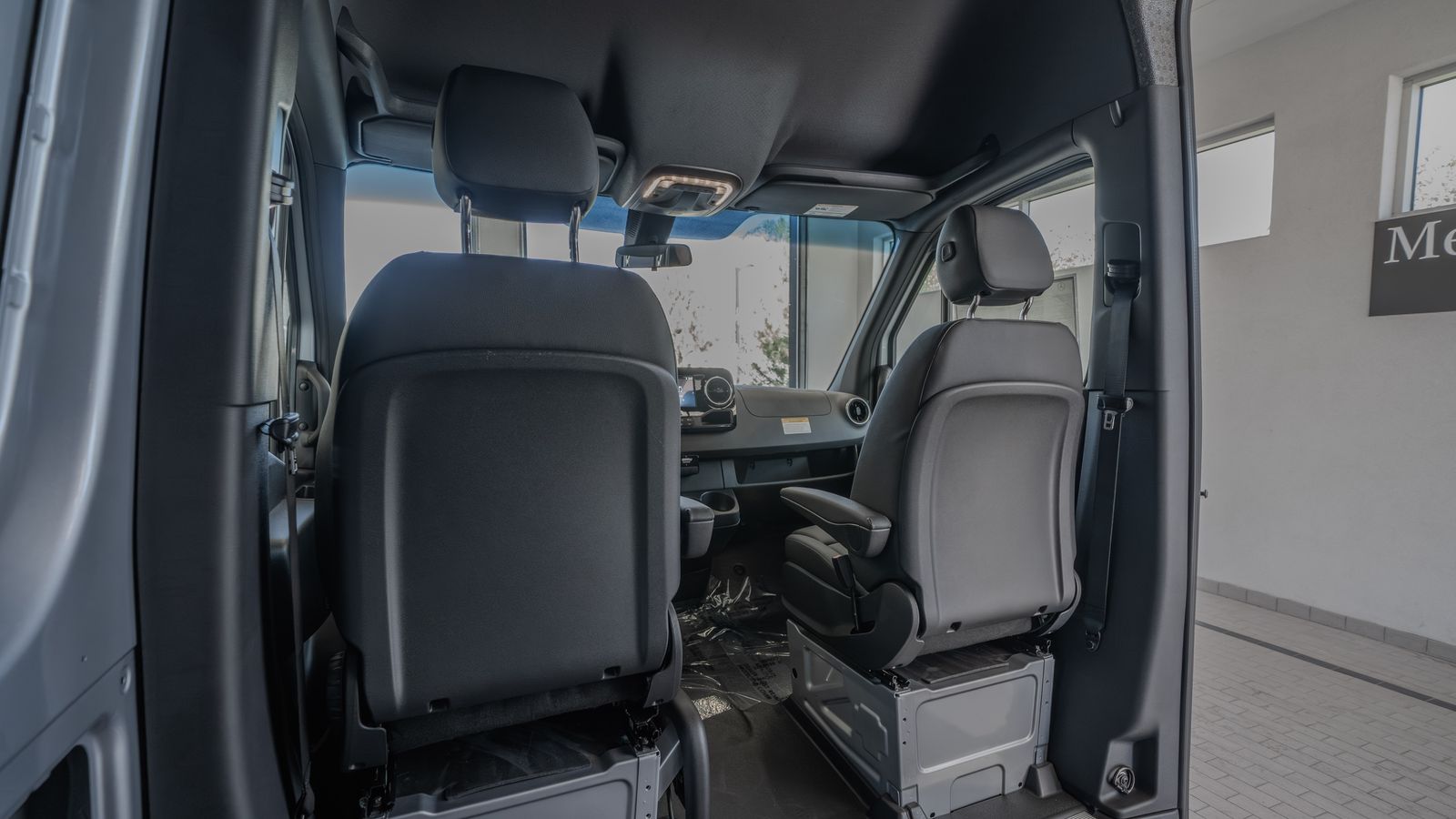 2025 Mercedes-Benz Sprinter 2500 Cargo 170 WB — foto completa 26 de 36