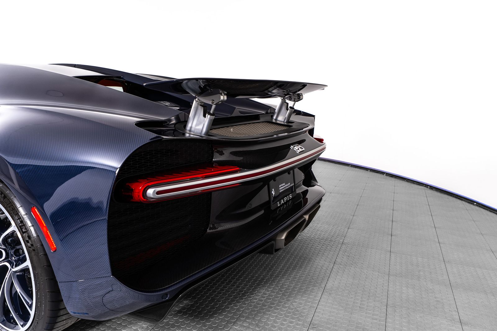 2018 Bugatti Chiron — foto completa 76 de 85