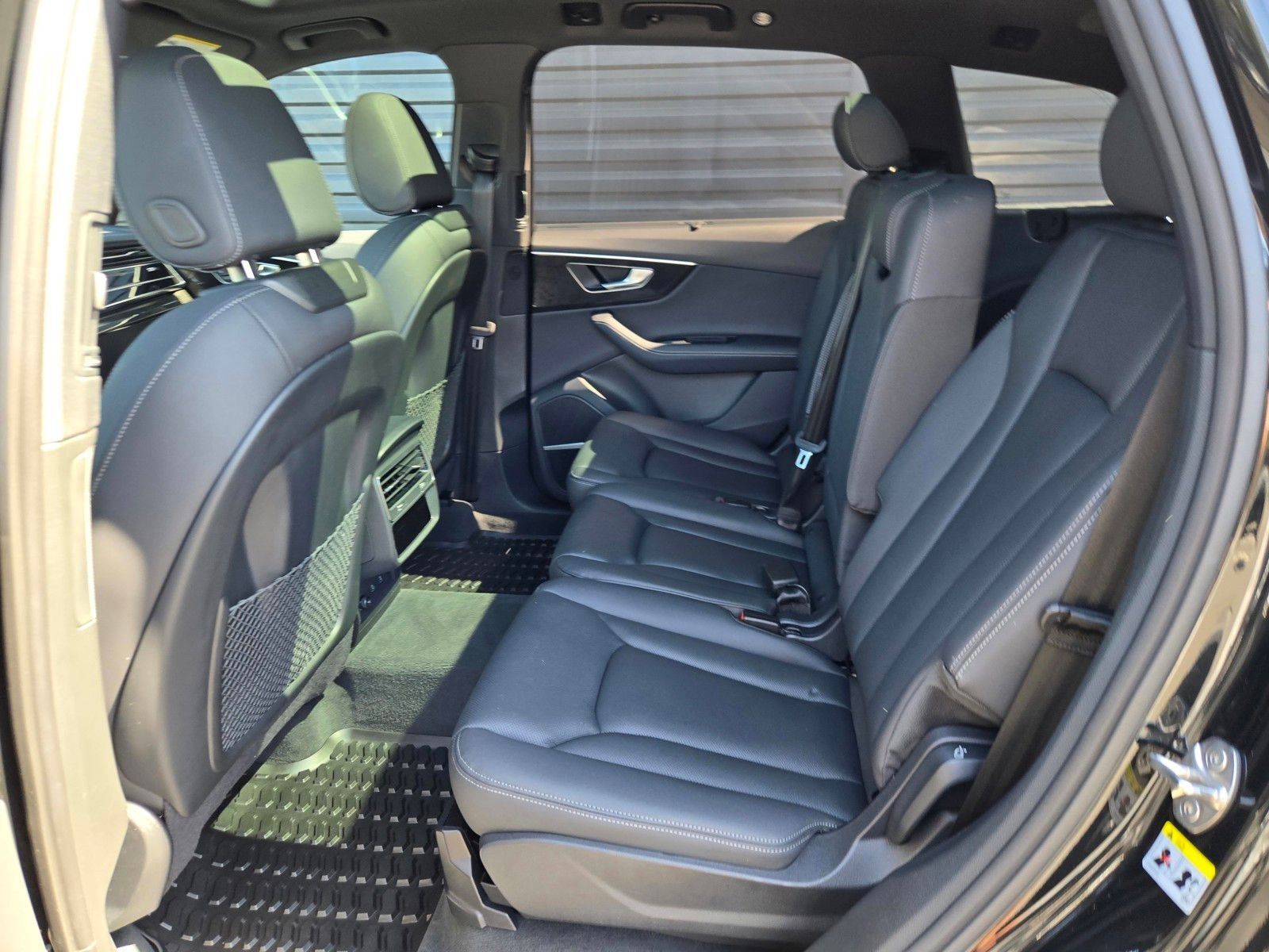2025 Audi Q7 55 Premium Plus — full photo 10 of 45