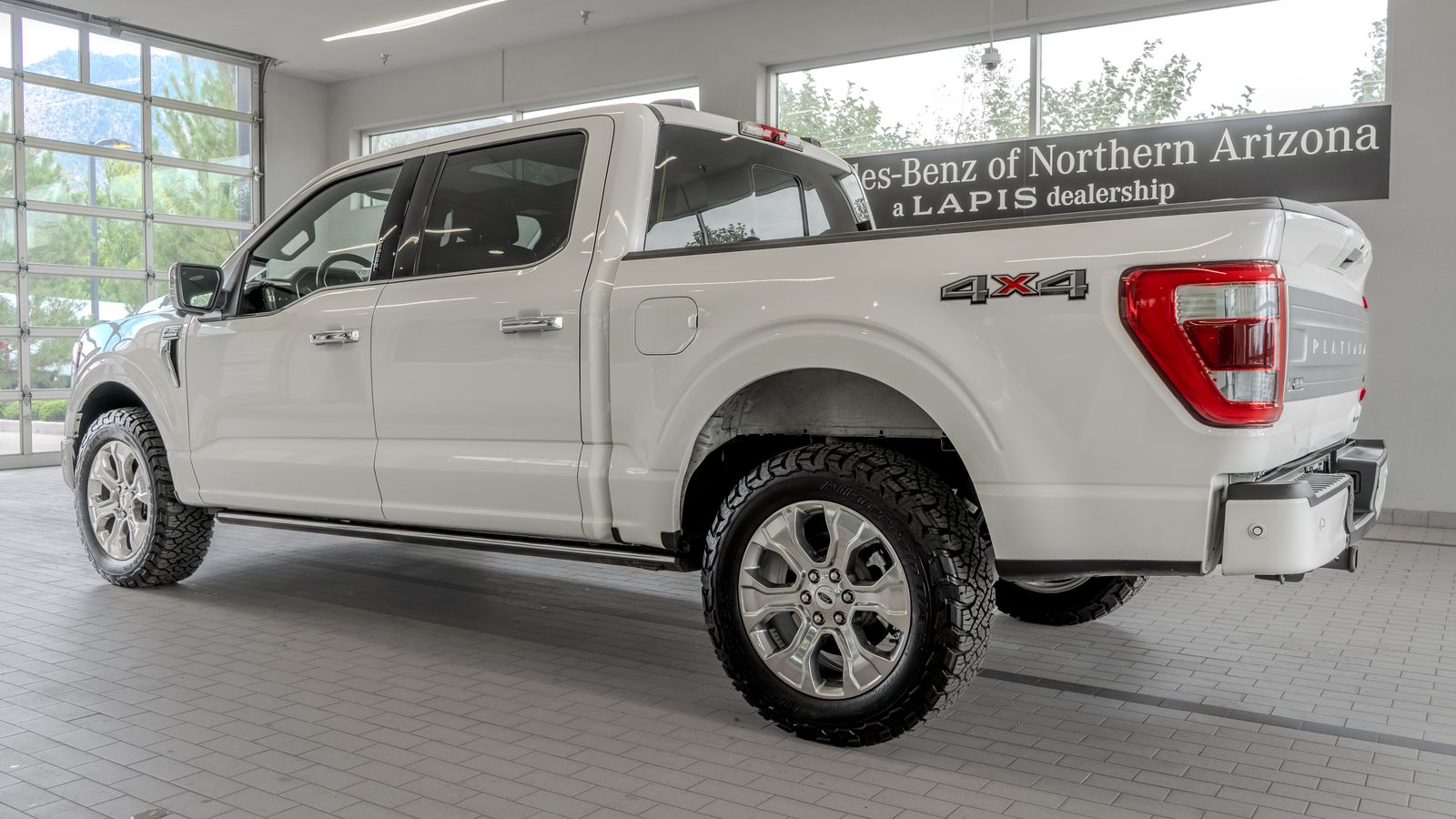 2022 Ford F-150 Platinum — full photo 13 of 33
