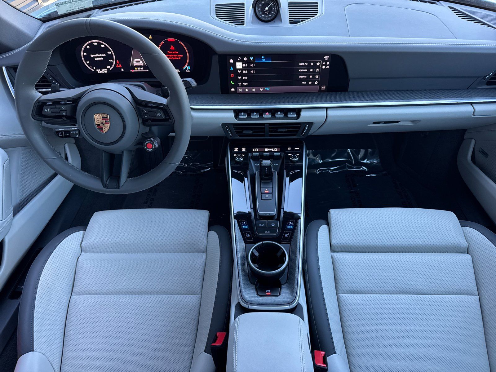 2026 Porsche 911 Carrera — full photo 6 of 28