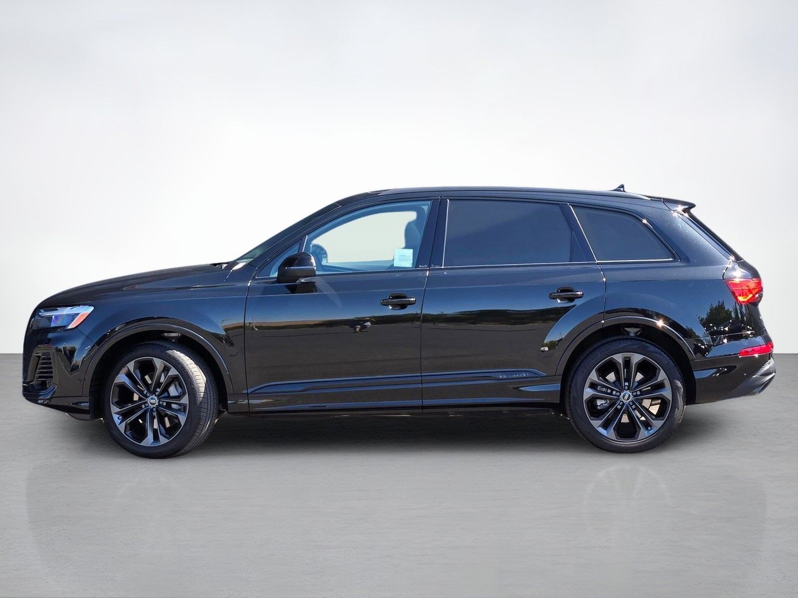 2025 Audi Q7 55 Premium Plus — foto completa 3 de 45