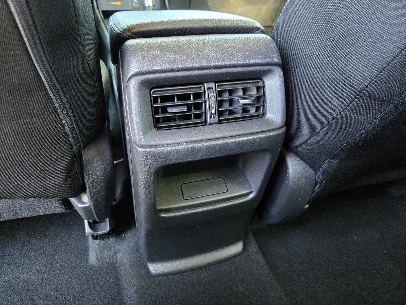 2024 Honda CR-V LX — foto completa 12 de 28