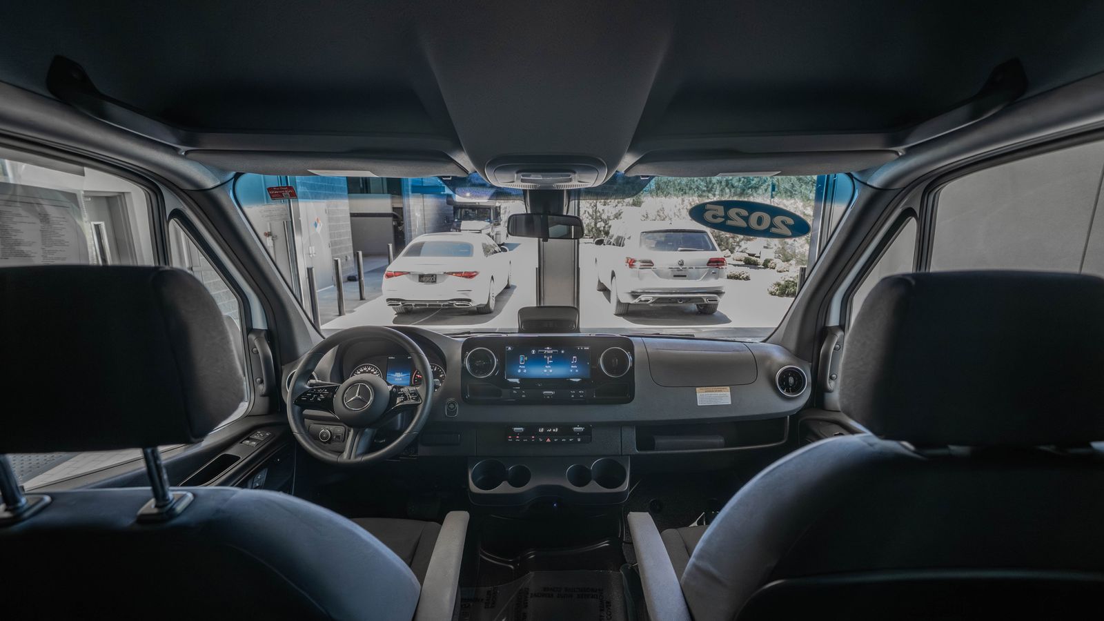 2025 Mercedes-Benz Sprinter 2500 Passenger 170 WB — full photo 27 of 35