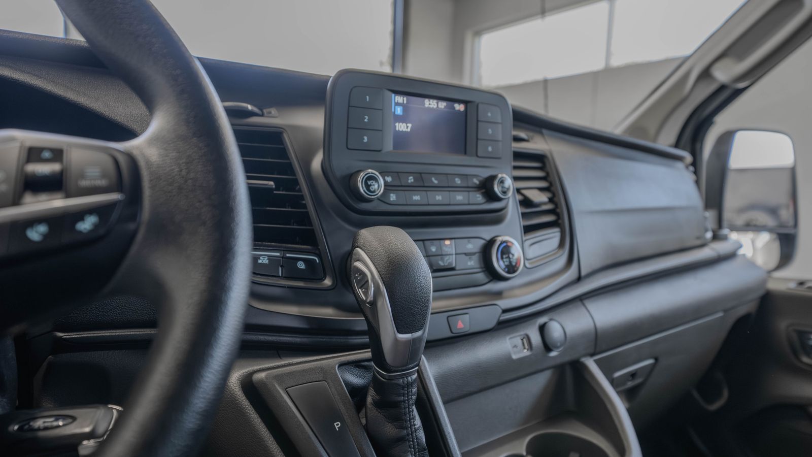 2025 Ford Transit-250 Base — foto completa 30 de 31