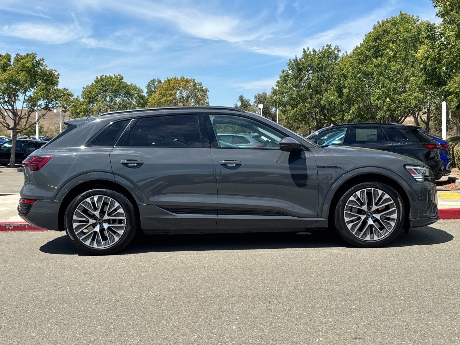 2024 Audi Q8 e-tron Premium Plus — full photo 7 of 29