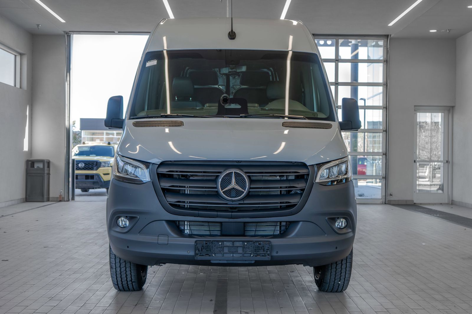 2025 Mercedes-Benz Sprinter 2500 Cargo 144 WB — full photo 11 of 34