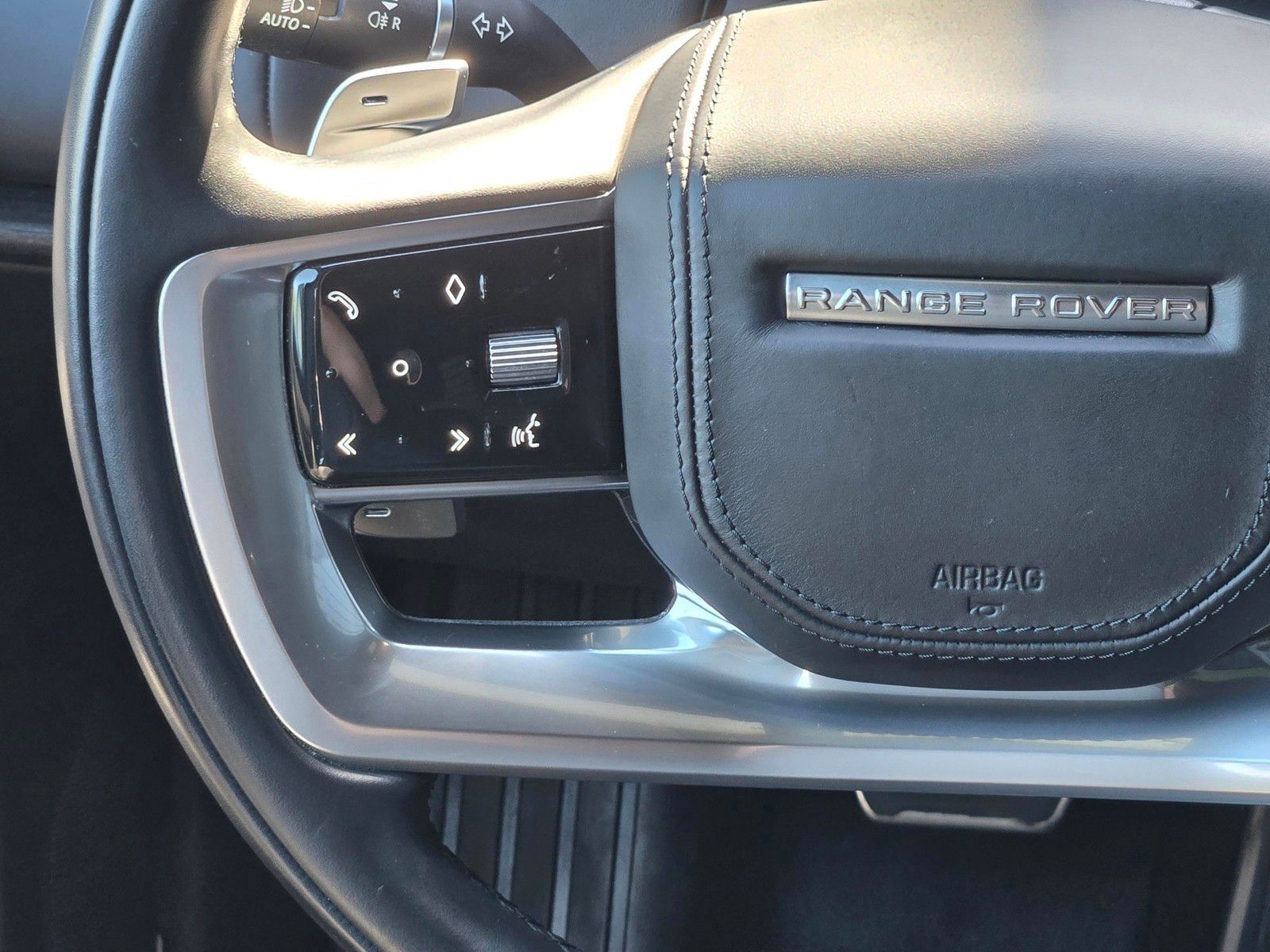 2023 Land Rover Range Rover SE — foto completa 15 de 45