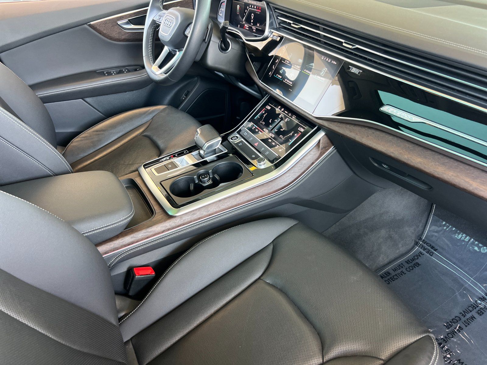 2023 Audi Q8 55 Premium Plus — full photo 16 of 29