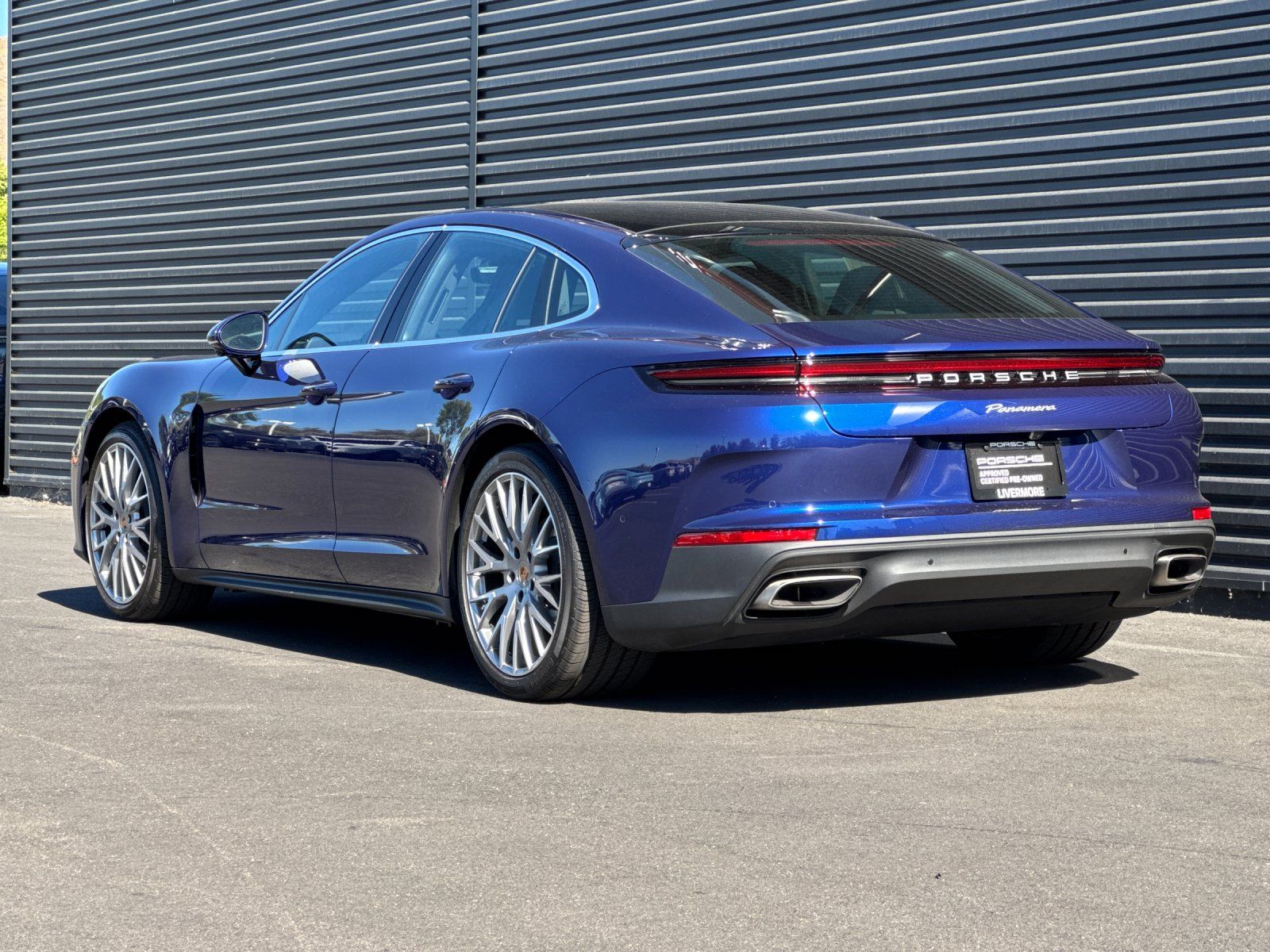 2025 Porsche Panamera 4 — foto completa 3 de 28