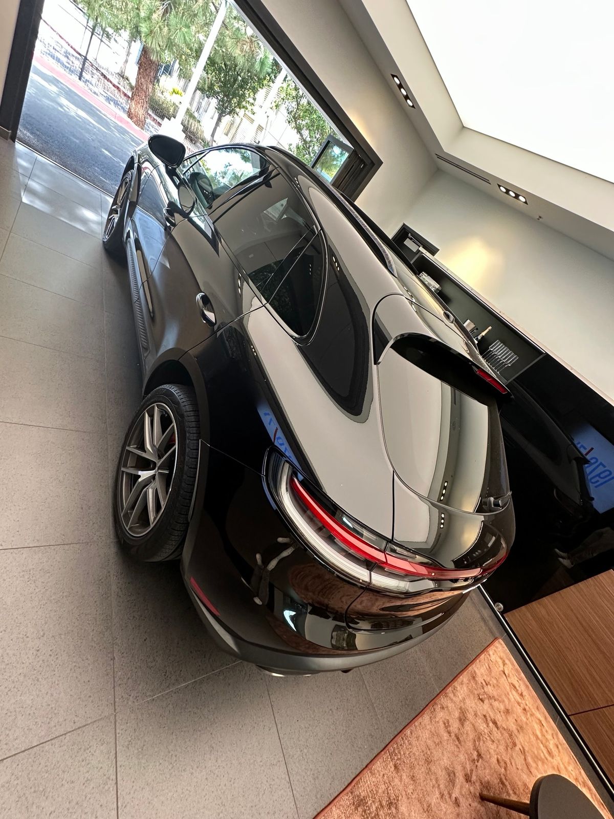 2023 Porsche Macan S — full photo 4 of 13