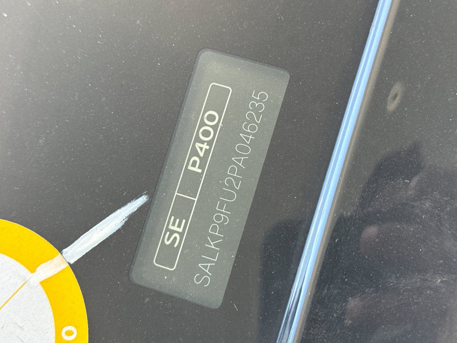 2023 Land Rover Range Rover SE — full photo 3 of 3