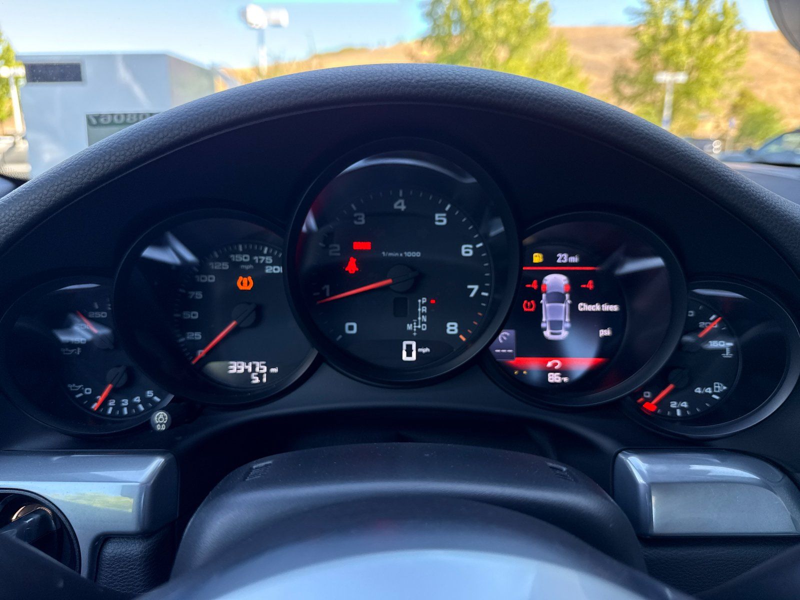 2017 Porsche 911 Carrera — full photo 24 of 28