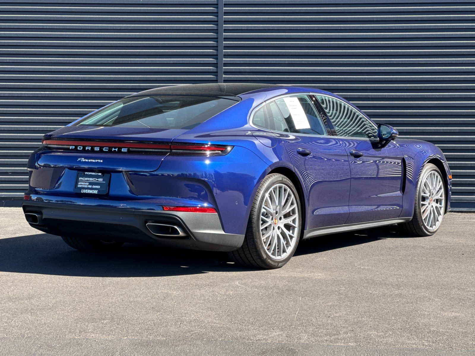 2025 Porsche Panamera 4 — foto completa 8 de 28