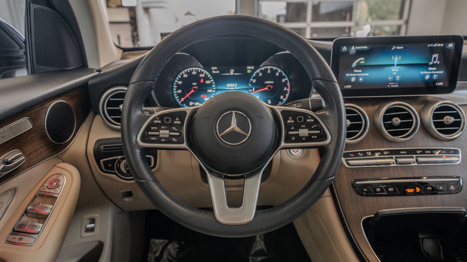 2022 Mercedes-Benz GLC GLC 300 — foto completa 9 de 35