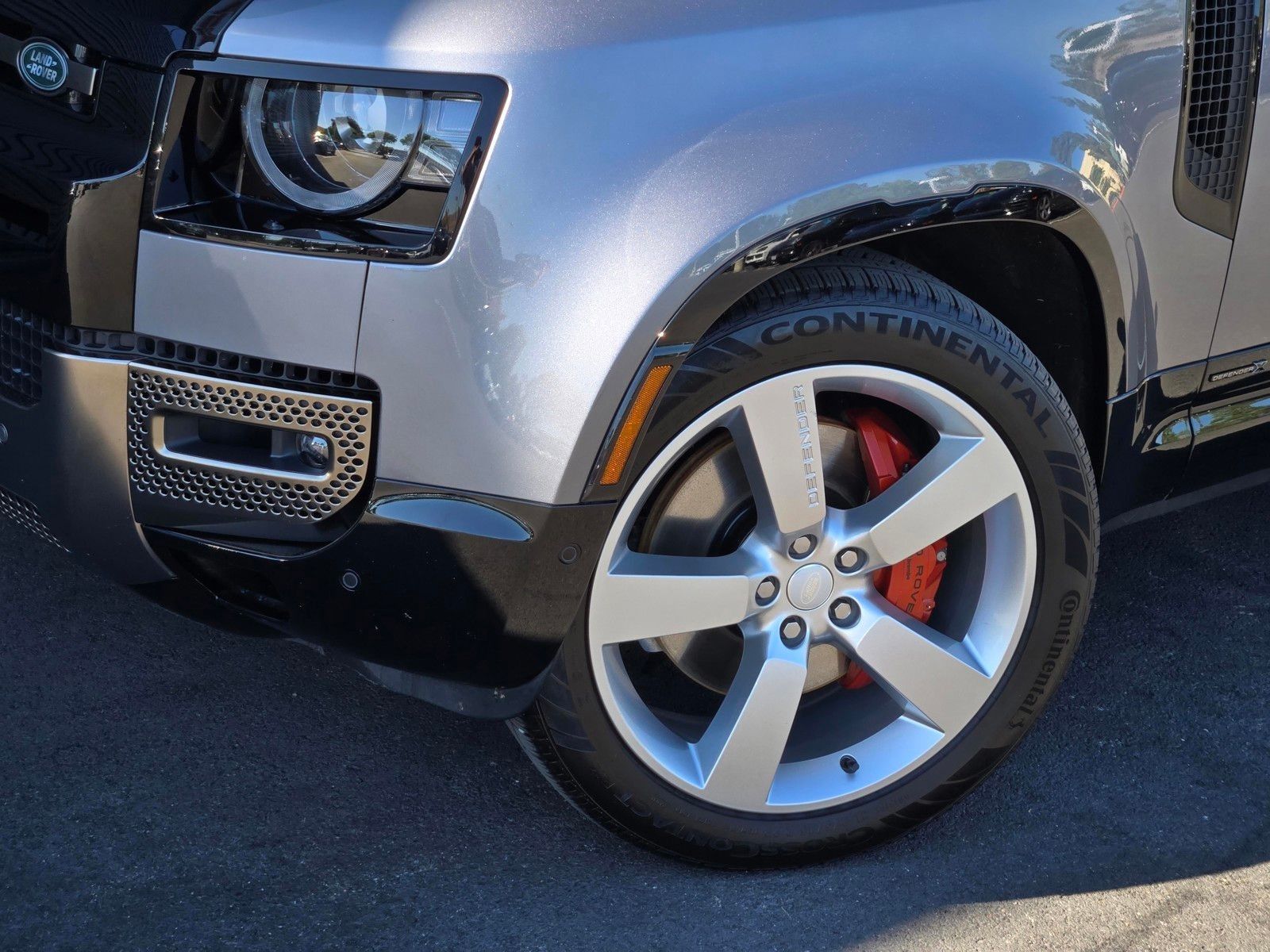2024 Land Rover Defender 130 X — full photo 9 of 45