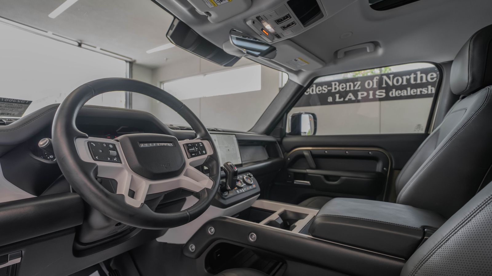 2025 Land Rover Defender 90 S — foto completa 6 de 33