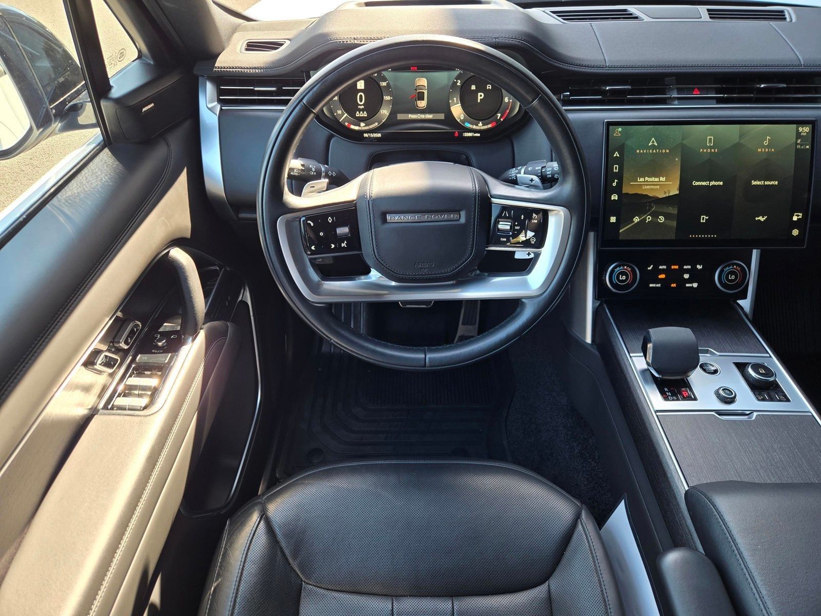 2023 Land Rover Range Rover SE — full photo 13 of 45