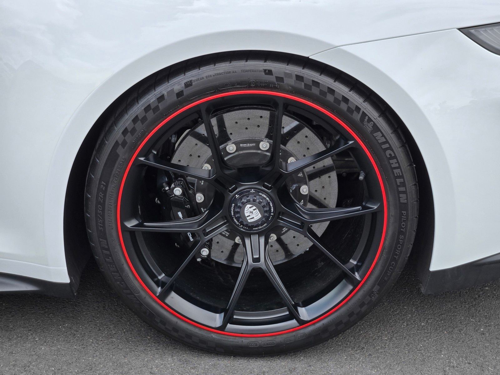 2022 Porsche 911 GT3 — full photo 11 of 27