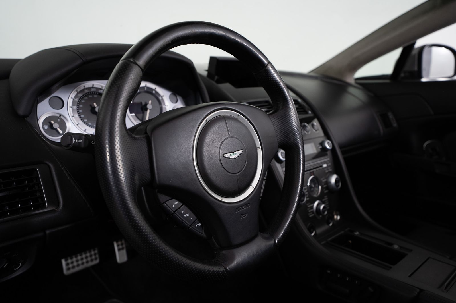 2012 Aston Martin V8 Vantage — foto completa 17 de 50