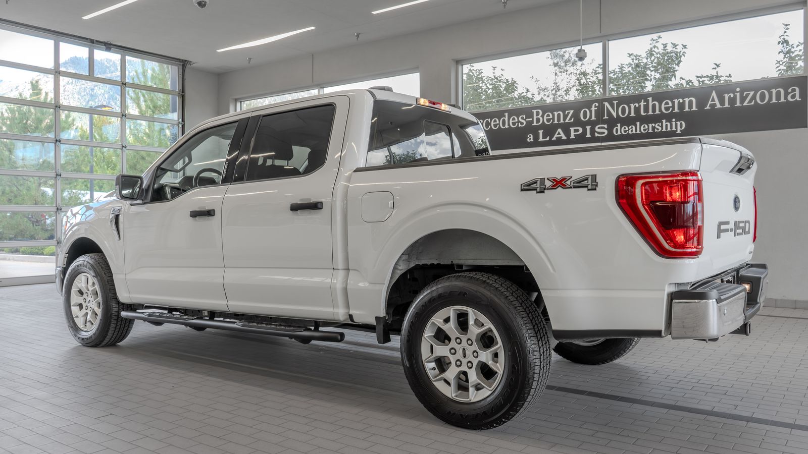 2021 Ford F-150 XLT — foto completa 13 de 35