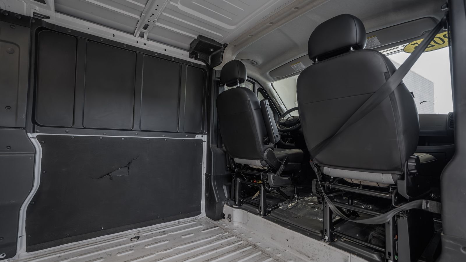 2025 Ram ProMaster 2500 Base — foto completa 27 de 33