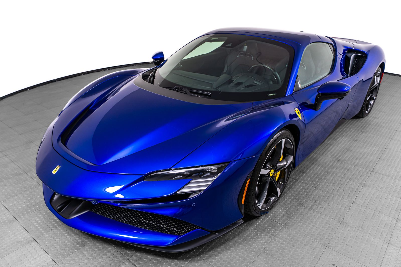 2025 Ferrari SF90 Spider — full photo 62 of 67