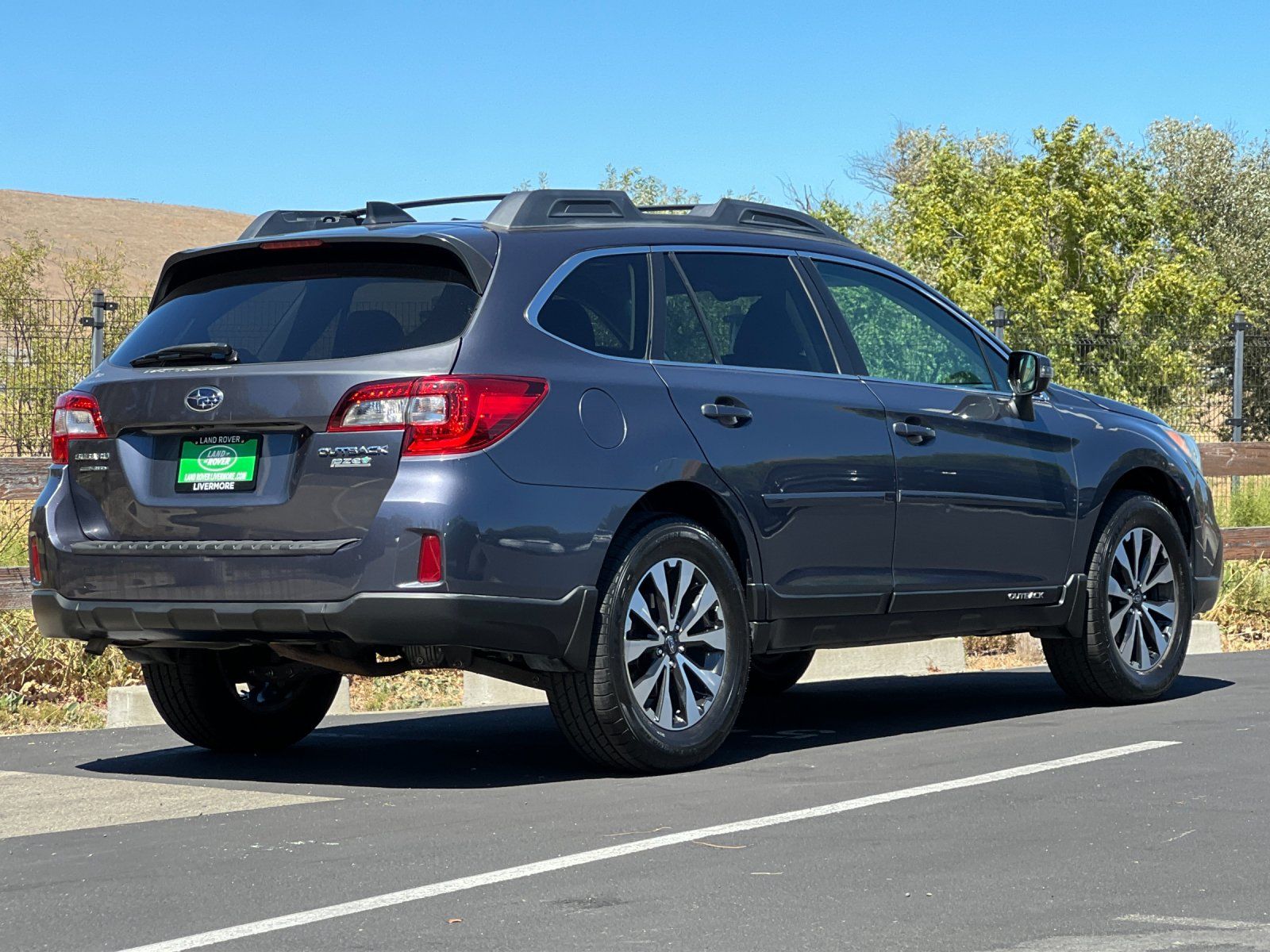 2016 Subaru Outback 2.5i — full photo 5 of 28